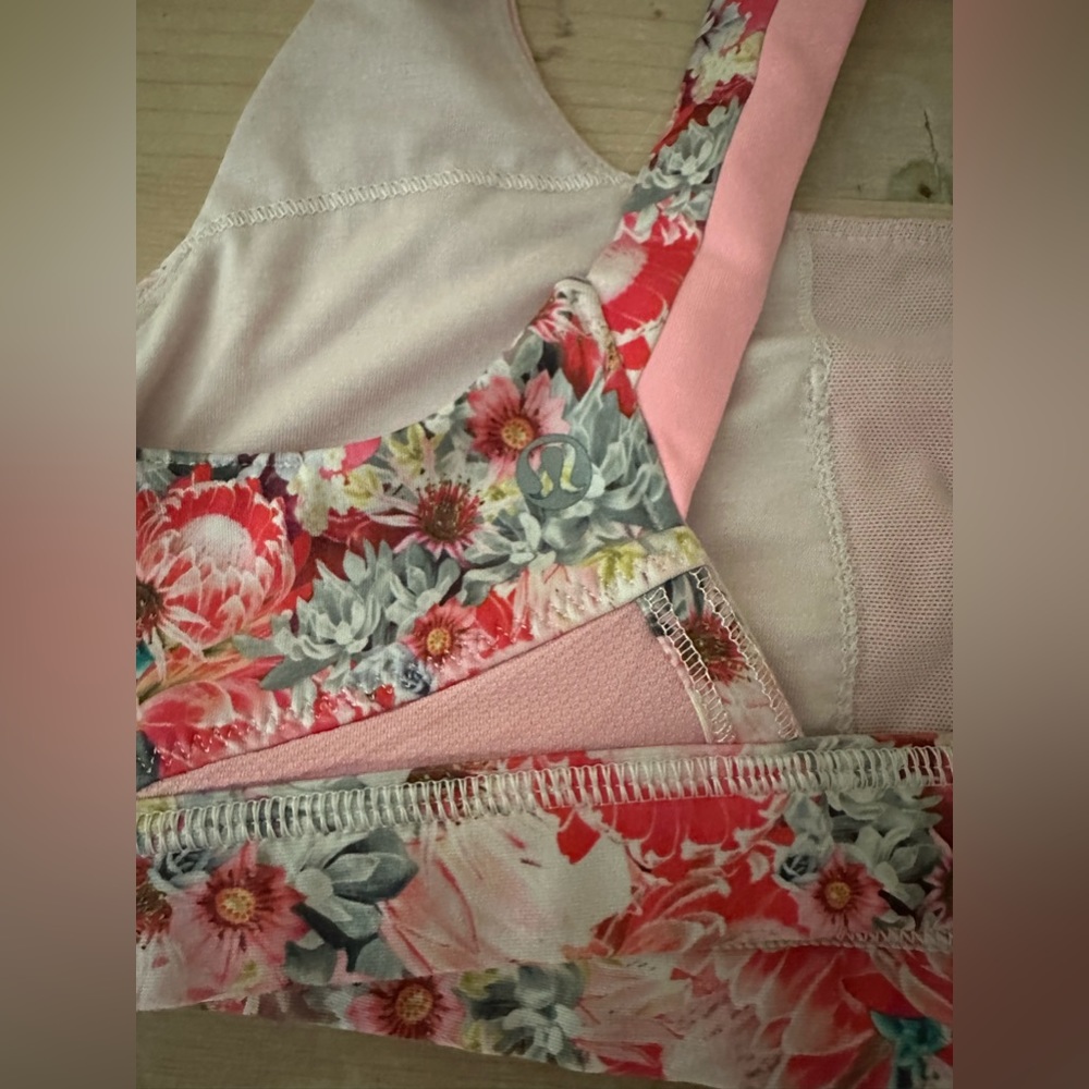 Lululemon Sports Bra with Pockets - Picture 2 of 4